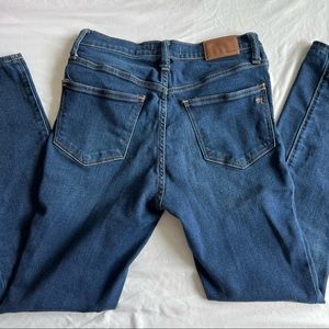 Madewell Dark blue wash mid rise jeans